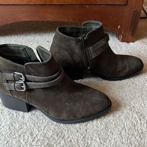 Sonoma Brown Suede Boots.